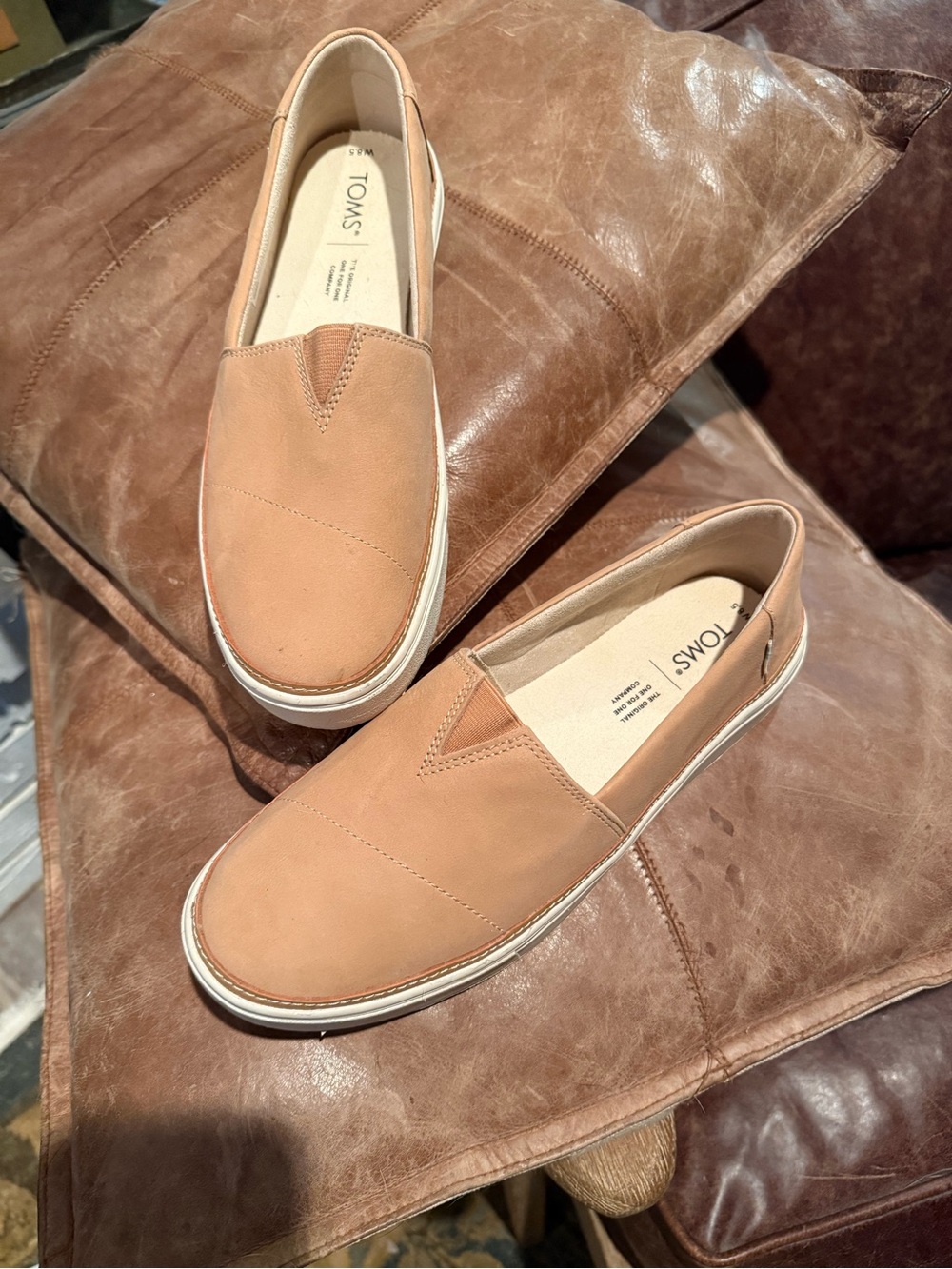 Toms Slip-On loafers in Tan Leather
